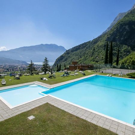 Lake View Dom-Us Apartment - Happy Rentals Riva del Garda Dış mekan fotoğraf