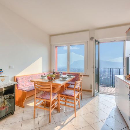 Lake View Dom-Us Apartment - Happy Rentals Riva del Garda Dış mekan fotoğraf