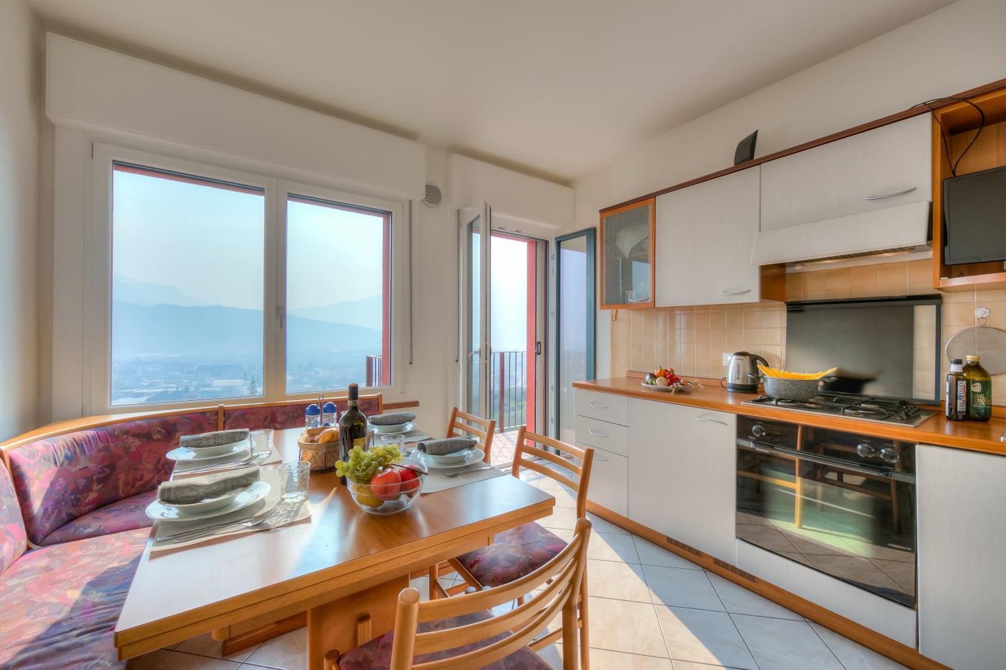 Lake View Dom-Us Apartment - Happy Rentals Riva del Garda Dış mekan fotoğraf