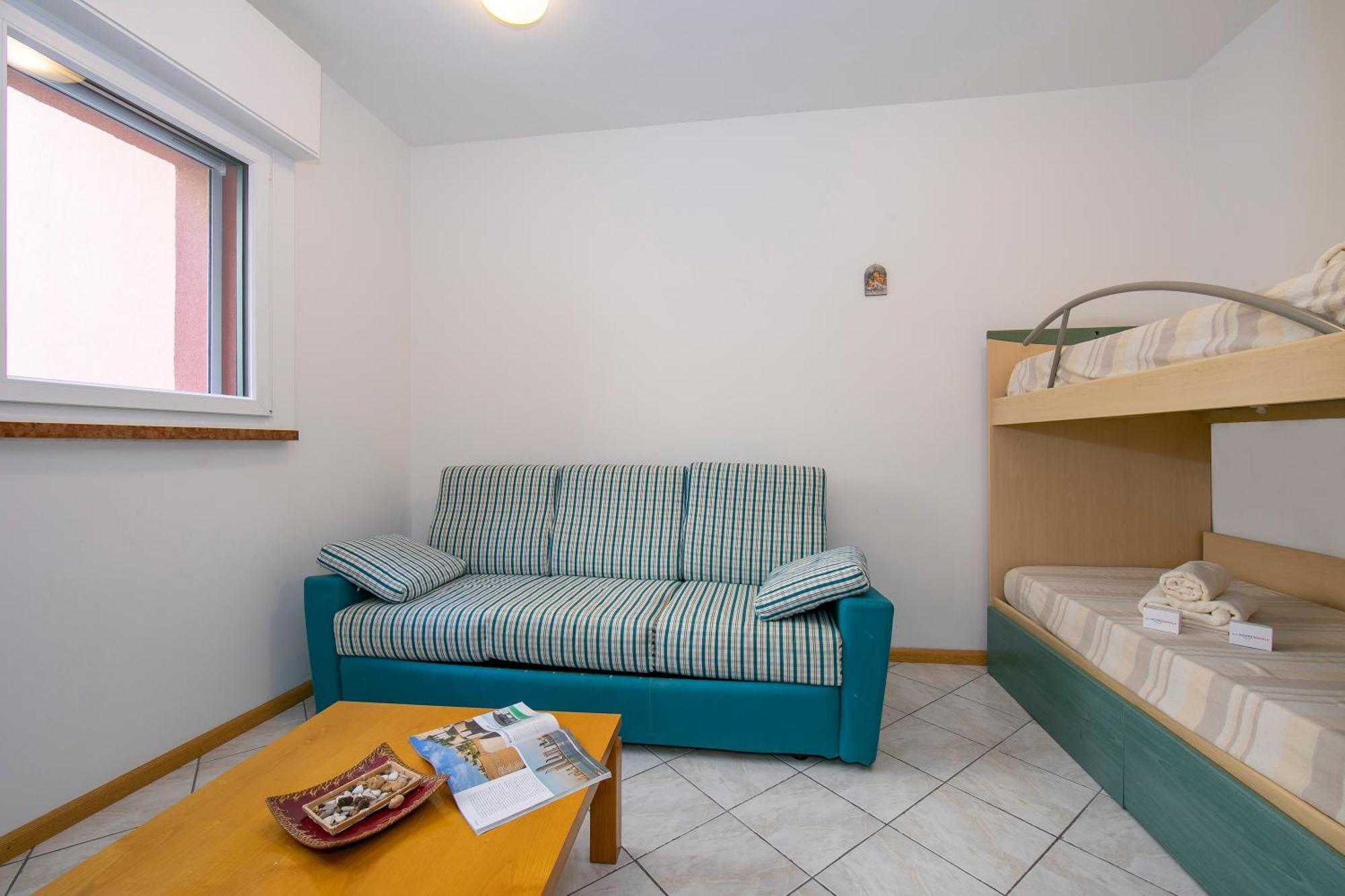 Lake View Dom-Us Apartment - Happy Rentals Riva del Garda Dış mekan fotoğraf