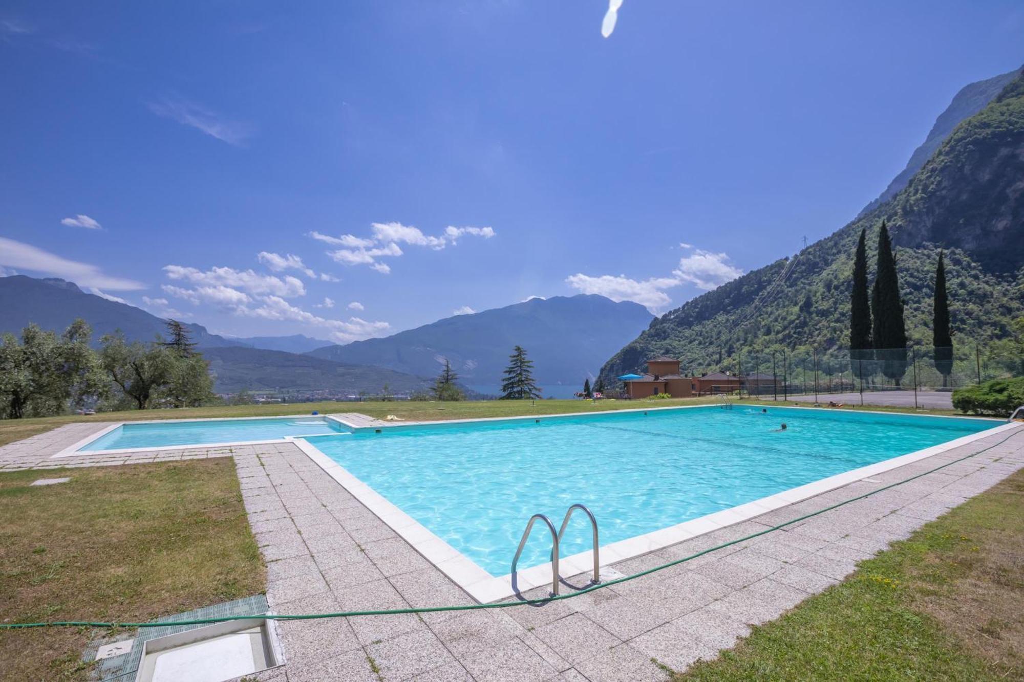 Lake View Dom-Us Apartment - Happy Rentals Riva del Garda Dış mekan fotoğraf