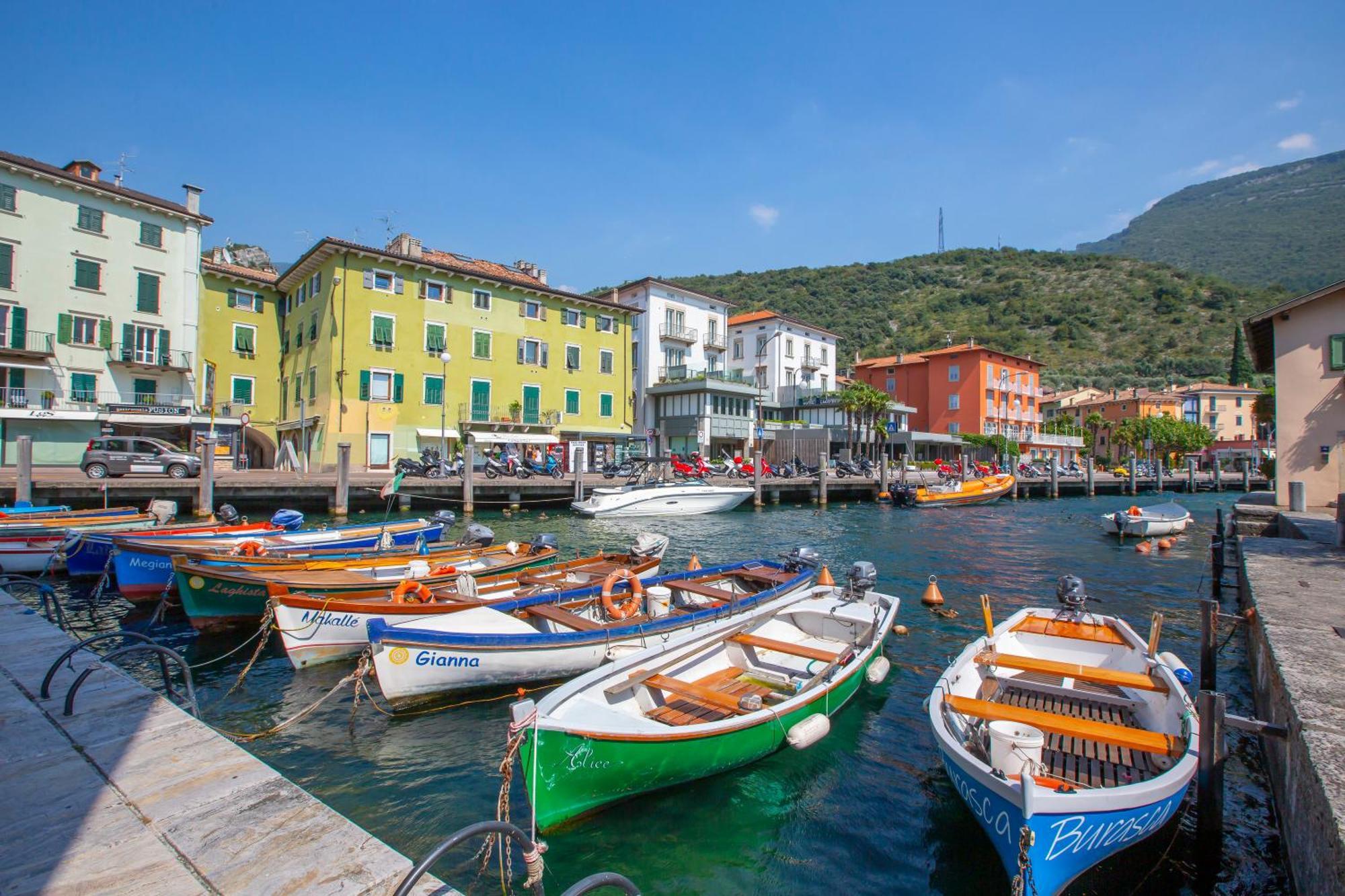 Lake View Dom-Us Apartment - Happy Rentals Riva del Garda Dış mekan fotoğraf
