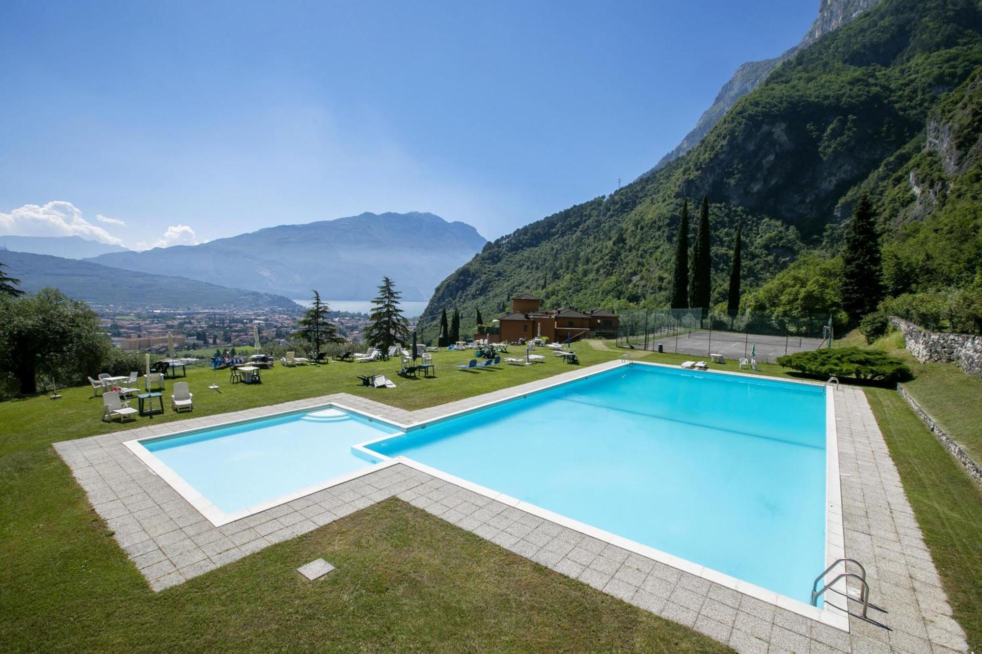 Lake View Dom-Us Apartment - Happy Rentals Riva del Garda Dış mekan fotoğraf