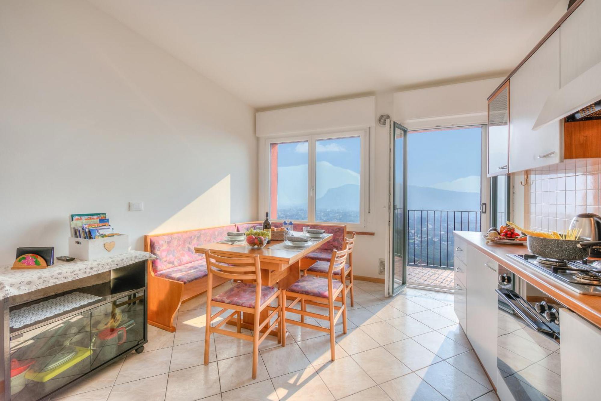 Lake View Dom-Us Apartment - Happy Rentals Riva del Garda Dış mekan fotoğraf